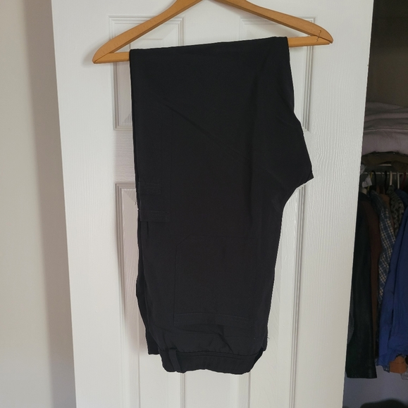 Scrubs - Picture 3 of 4